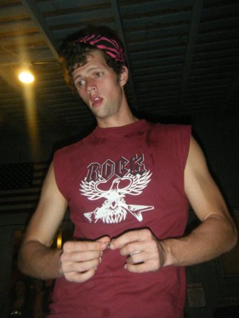 73523_669056024588_770744_n